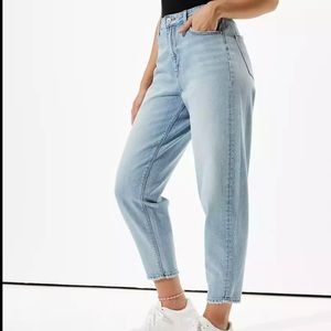 American Eagle Relaxed Mom Jean